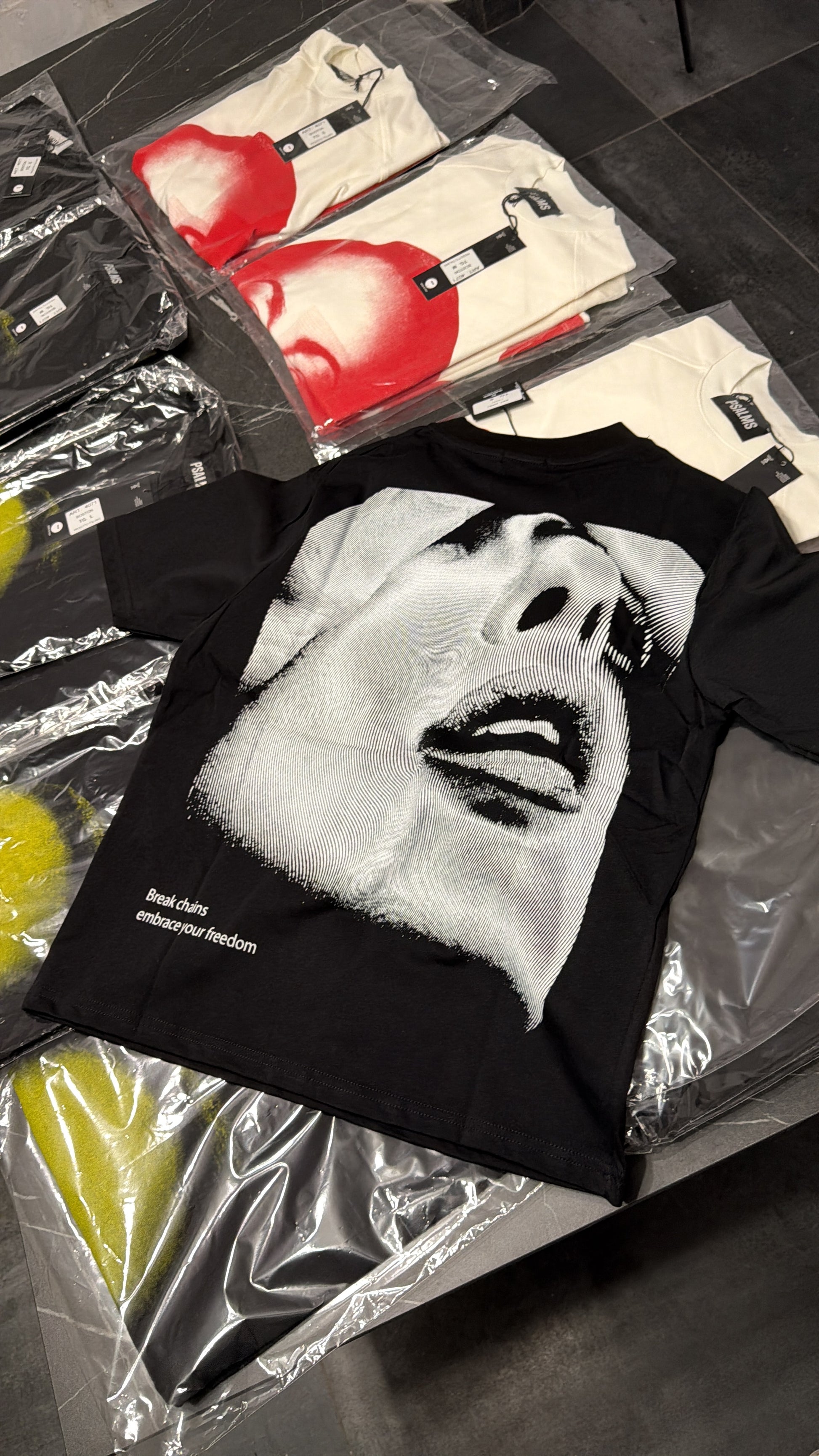 T-shirt freedom nera